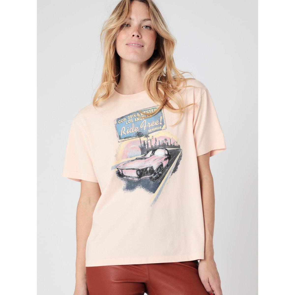 Load image into Gallery viewer, Springsteen T-Shirt - babette.shop
